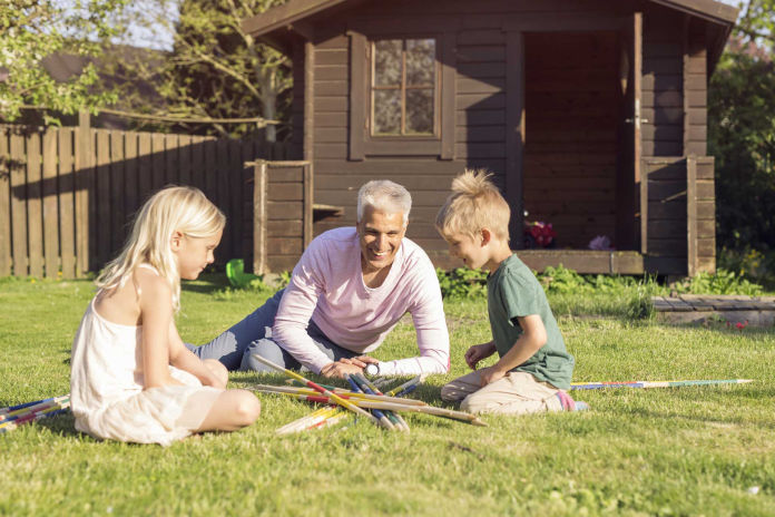 Familie im Garten