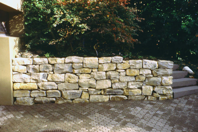 Trockenmauer